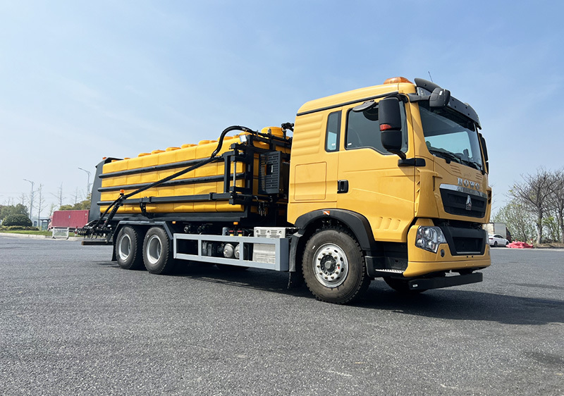 机场除冰液撒布车