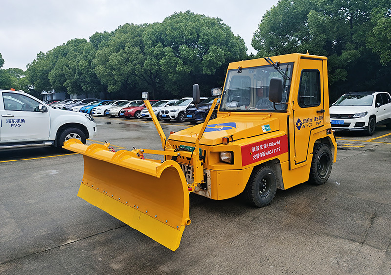 机场牵引车除雪铲